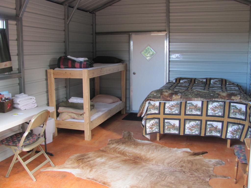 מונטיצ'לו Lupine Cabin, Glamour Camping, Stunning Skies And Sunrise Views מראה חיצוני תמונה