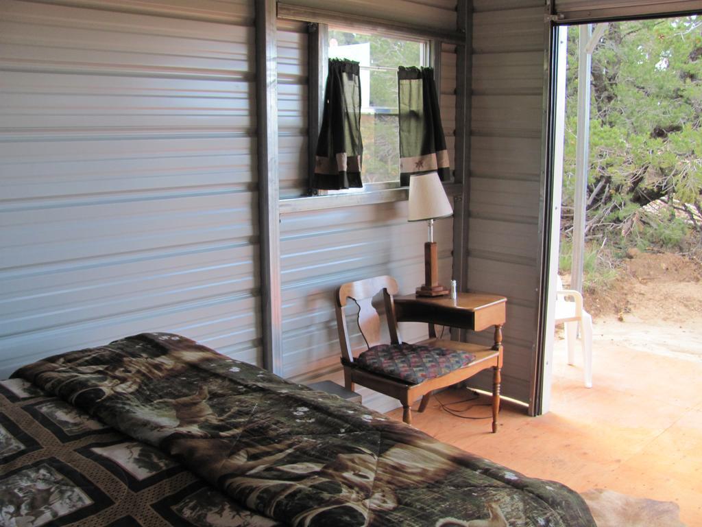 מונטיצ'לו Lupine Cabin, Glamour Camping, Stunning Skies And Sunrise Views מראה חיצוני תמונה