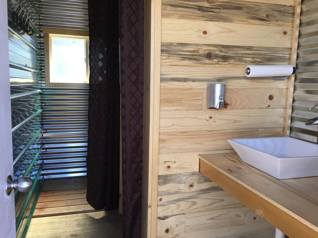 מונטיצ'לו Lupine Cabin, Glamour Camping, Stunning Skies And Sunrise Views מראה חיצוני תמונה